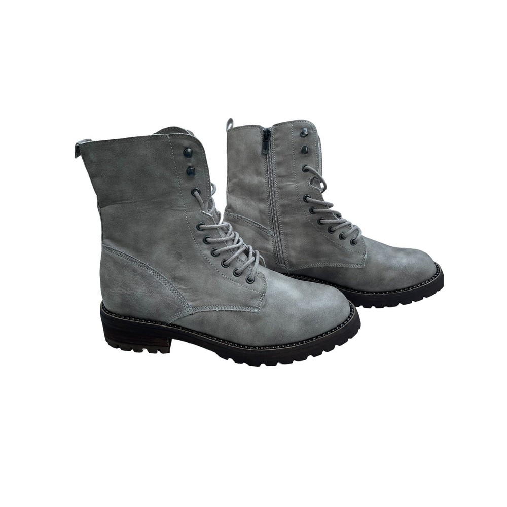 Very G grey size 11 lace up boots. NWT